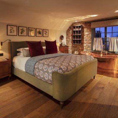 Suite-Premium-Ensuite with Bath The Leicester Arms Promo Code
