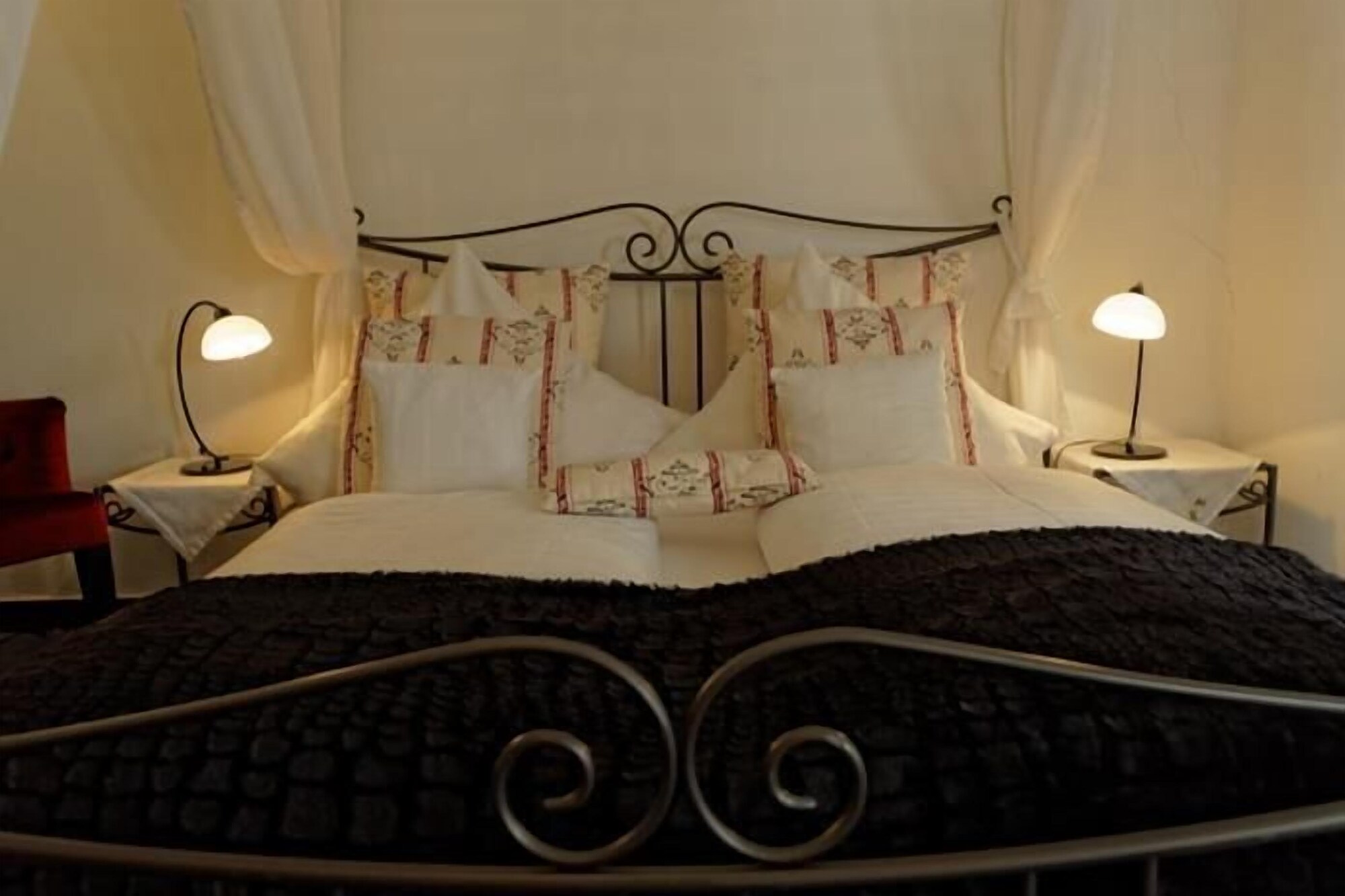 Burghaus & Villa Kronenburg浪漫双人房