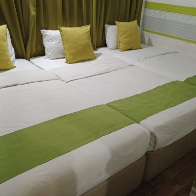 三人間 新山橄欖酒店優惠