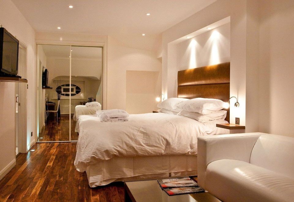 The Blueberry Hotel - Housity