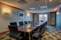 Holiday Inn & Suites MILWAUKEE AIRPORT by IHG