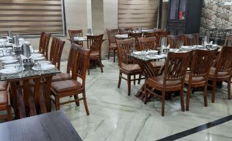 Hotel Sitara International - Housity