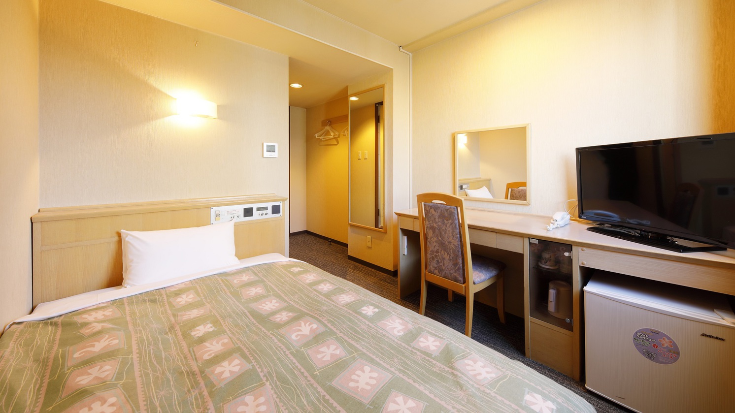 带单人床的单人间