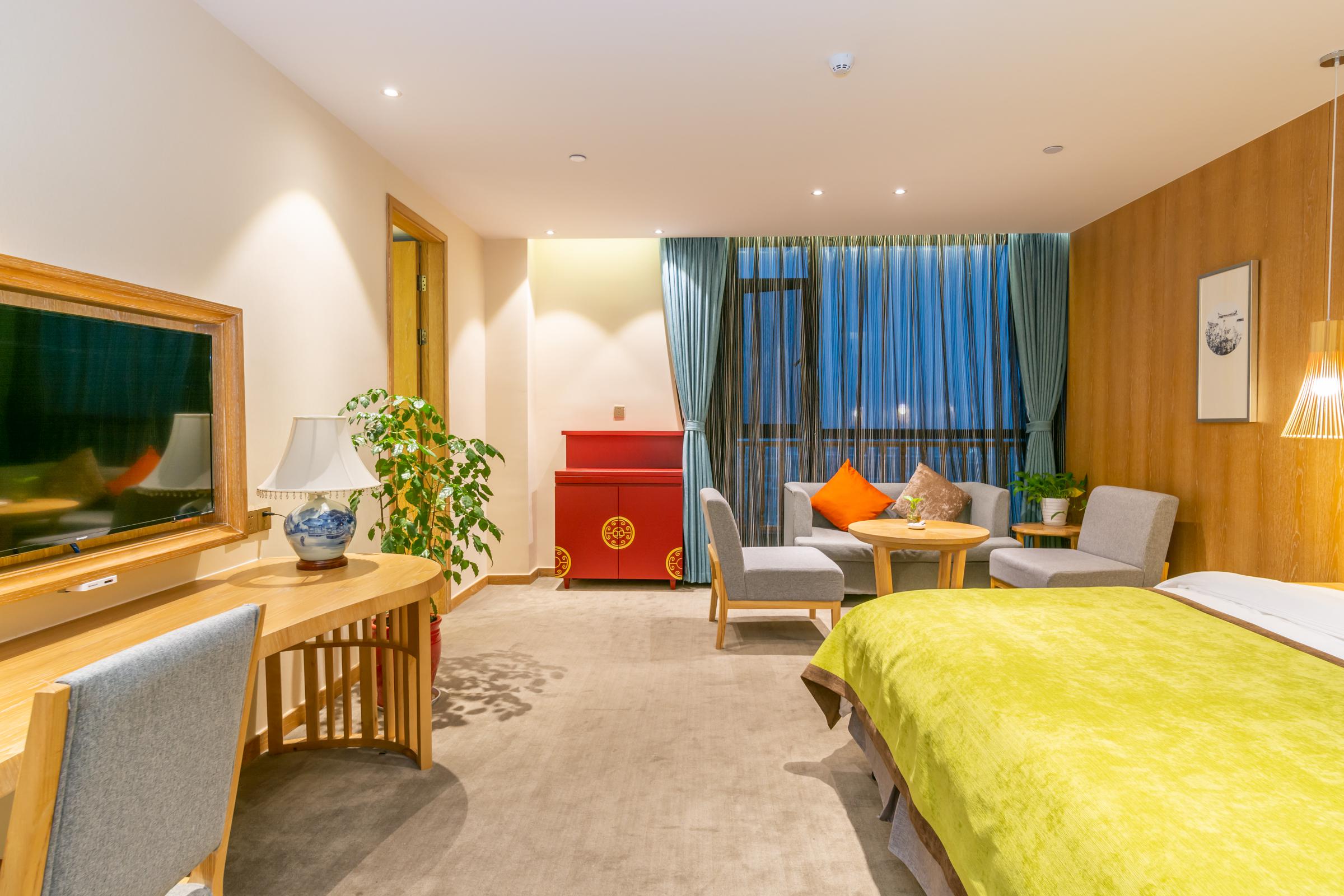 尊享舒睡豪华大床房 （浴缸+小冰箱）