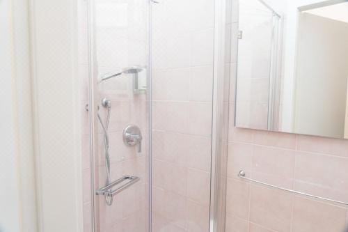 双人房（带公共浴室）