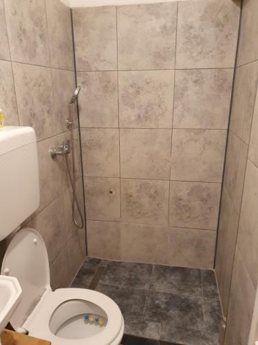 四人间共用浴室