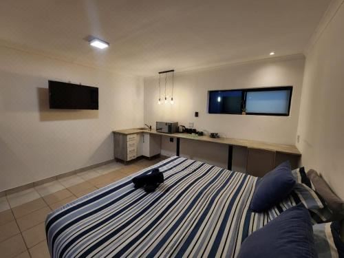 豪华特大床一室房