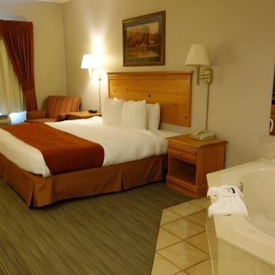 Queen Room with Two Queen Beds Country Inn & Suites by Radisson, Round Rock, TX Promo Code