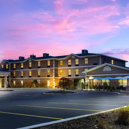 Hampton Inn & Suites Petoskey Отели в г. Петоски