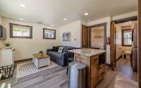 Beautiful NEW 1-bed, 1-bath right in downtown Cody! Sleeps up to 4.
