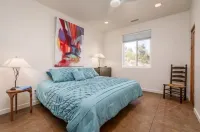 New mountain top retreat w/ 270° stunning views