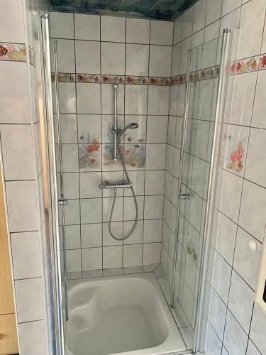 标准三人一室公寓