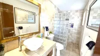 Ajijic Modern 1 King Bedroom Unit-Best Summer Rates -Bikes-Gym-Pickleball Court