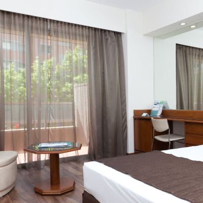 Double Bed Room Non smoking 巴拉哈斯參議員酒店優惠