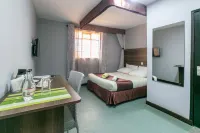 Kings Premier Inn Hotel a 