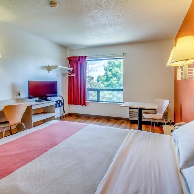 1張大床 | 無煙 布法羅6號汽車旅館 - 阿默斯特優惠