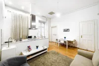 Avenue Hostel Отели в г. 