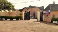 Adachukwu Hotel and Suites Hôtels à : 