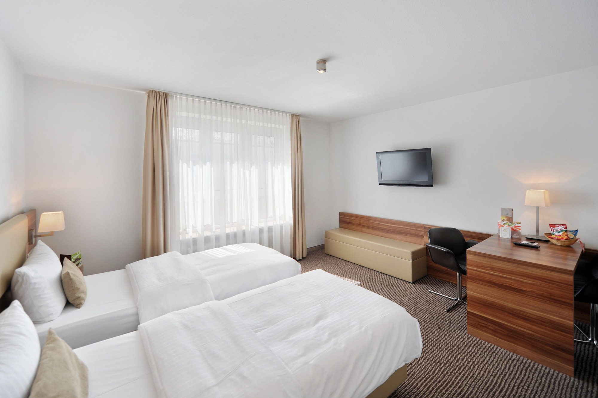 双人床或双床房（1张双人床或2张单人床）