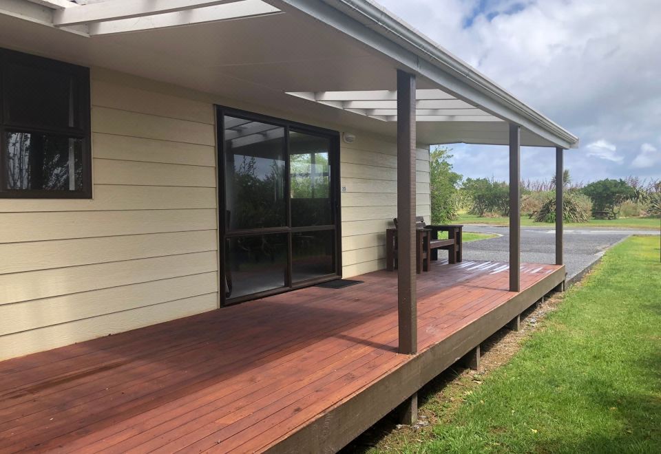 Greymouth Seaside Top 10 Holiday ParkTwo-Bedroom Cottage