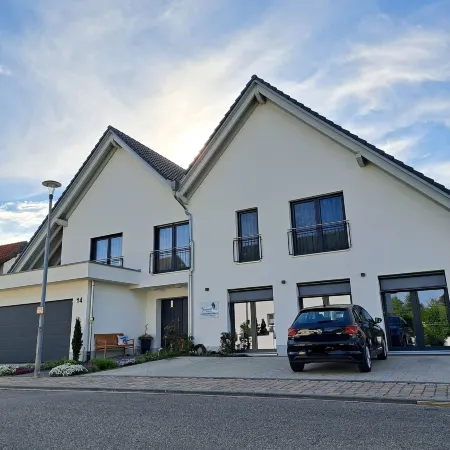 Pension Yvonne - Superior - 8 Minuten Zum Europa-Park Отели в г. Руст