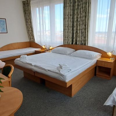 標準三人間，帶一張雙人床和一張單人床 來吉酒店優惠