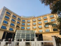 Paragon Hotel & Resort Hotel a 