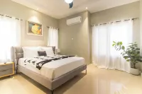 LnD Villa! Lovely gated community, 24 hrs security, amazing view, and pool  호텔
