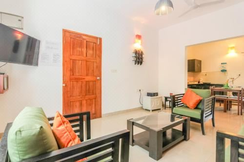 Rainforest - Casa Azure 5 Min Walk to the Beach Three-Bedroom House