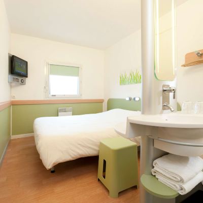 Double Room With A Large Bed For 2 People Ibis Budget Sète Centre Promo Code