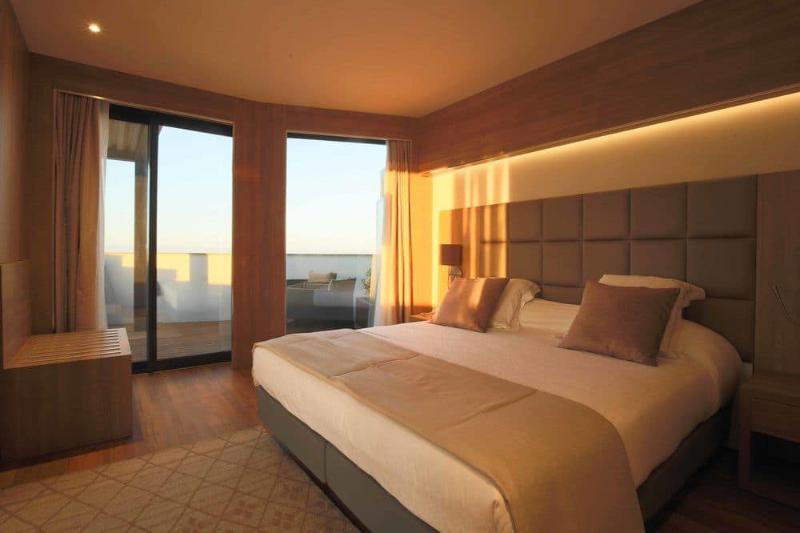 Deluxe Single Suite