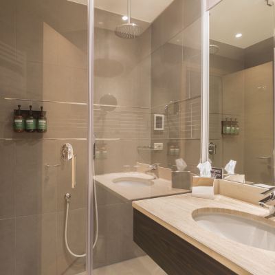 Standard Queen Room voco VENICE MESTRE - THE QUID Promo Code