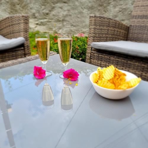 Gite Fougère 2 à 6 Personnes Avec Spa et Salle de Jeux Dans la résidence Two-Bedroom Apartment