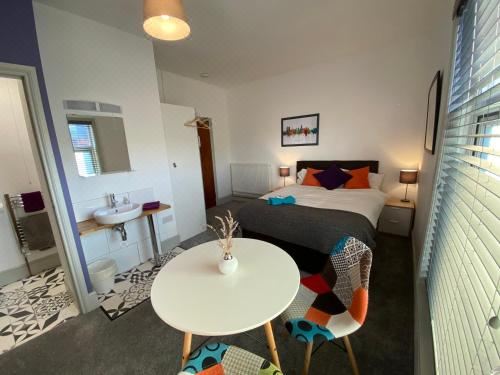 77 Underwood Lane Double Room