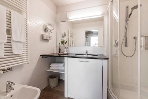 大型1卧室公寓套房 - 带阳台