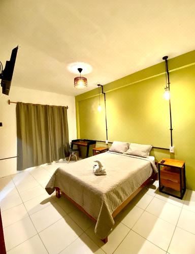 Bijao Hostel Deluxe Queen Room