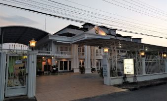 Baan Sai Thong Hotel