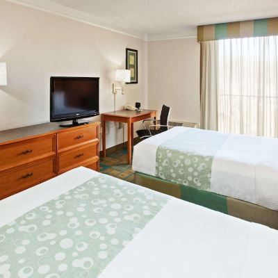 Deluxe Non-Smoking 2 Double Beds Room