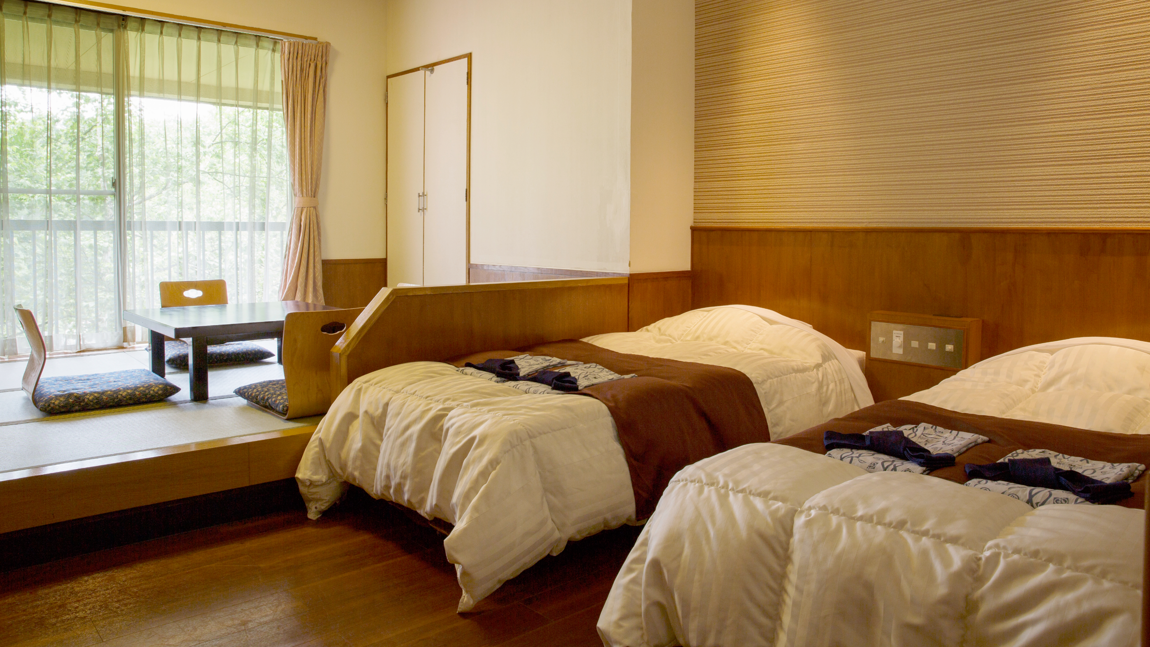 和洋式房 【4人】禁烟