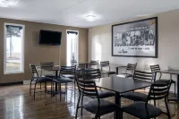 奧瓦通納速8飯店