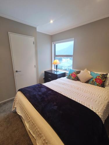 三卧室公寓，享有码头景观