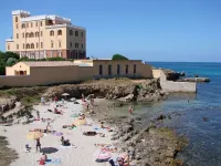 Just 80 Meters from the Sea, Best Area of Alghero, 3 Bedrooms+Private Parking+AC