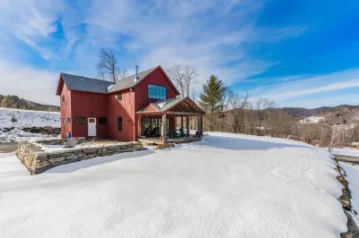 Sweeping Vermont Views from A Designer Mount Ascutney Cabin Close to Everything Các khách sạn ở 