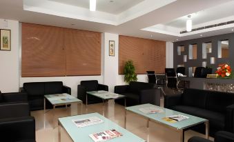 Hotel Olive International - Housity