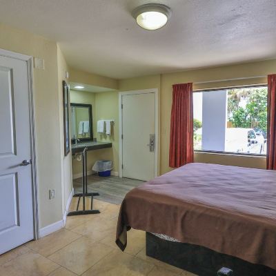 Single Room, 1 King Bed, Accessible, Non Smoking Driftwood Beach Motel Promo Code