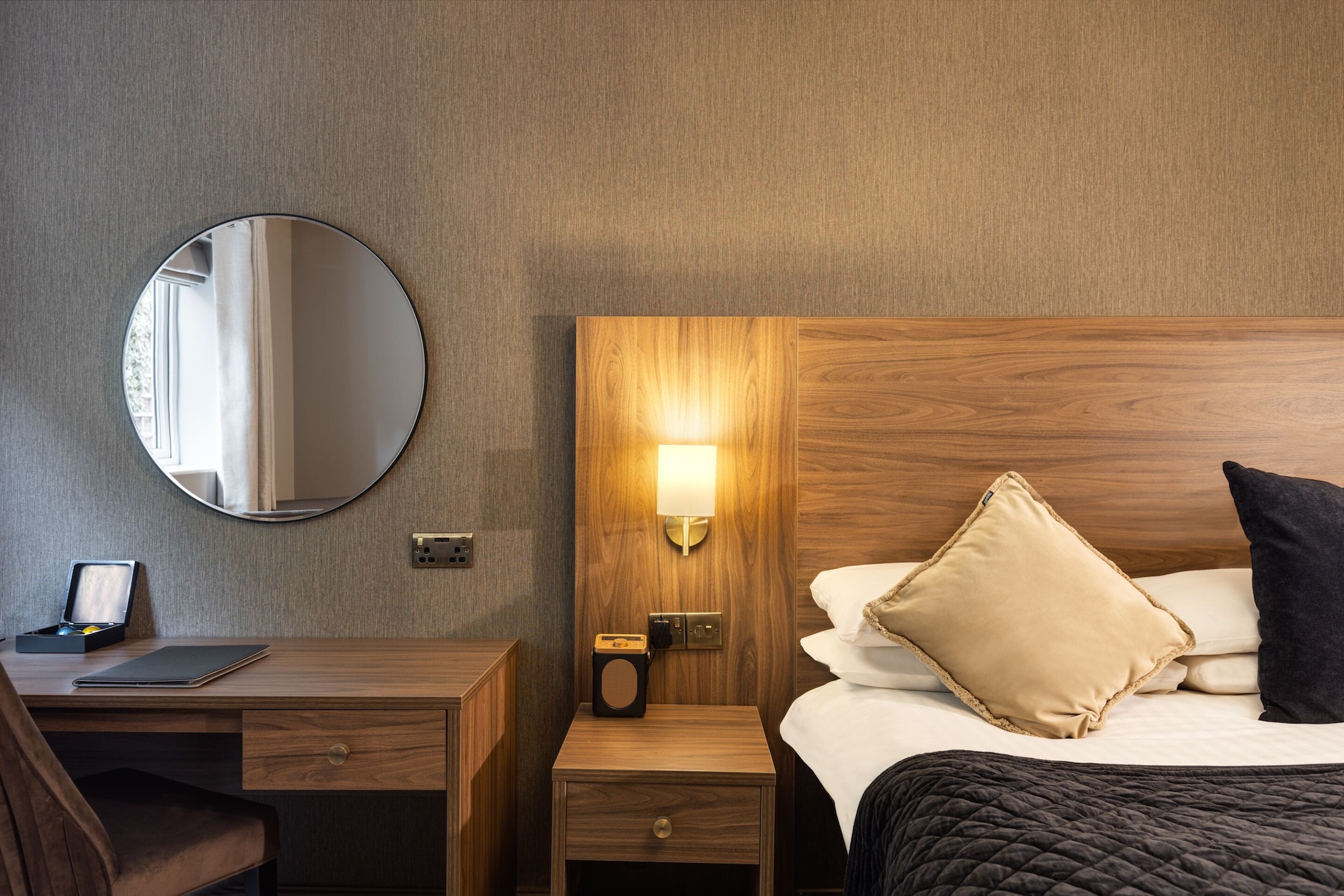 行政双人房（1 张双人床或 2 张单人床）， 独立浴室