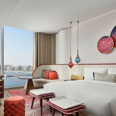 家庭房，一張雙人床，無煙， 轉角（海景） W杜拜-米納塞雅希，限成人優惠