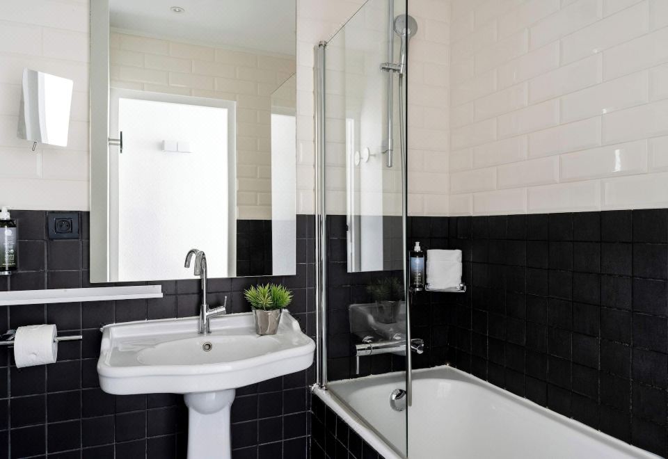 Family Superior, 2 Rooms-Complimentary Soft Minibar, Courtesy Tray, Digital Press, Fitness, Sauna