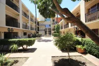 Hotel El Camino Inn & Suites Hotels in 