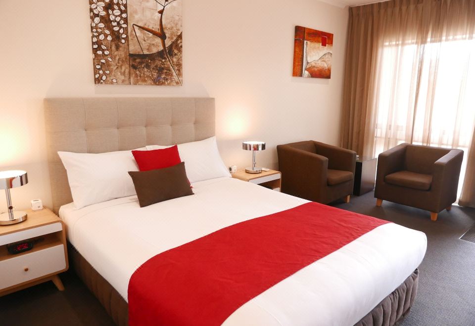 Junction MotelDeluxe Queen Room